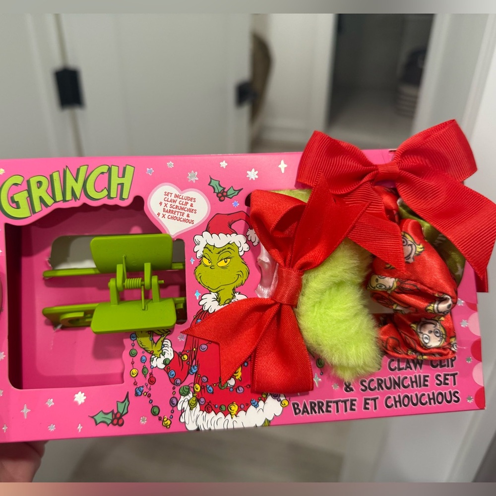 Grinch Claw Clip & Scrunchie Set - Red and Green